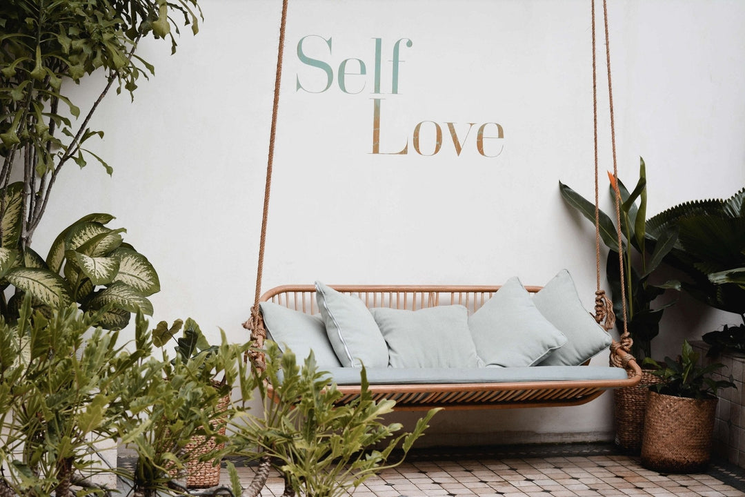 Be your own valentine : Comment booster son estime de soi en 3 étapes - OlieNeela